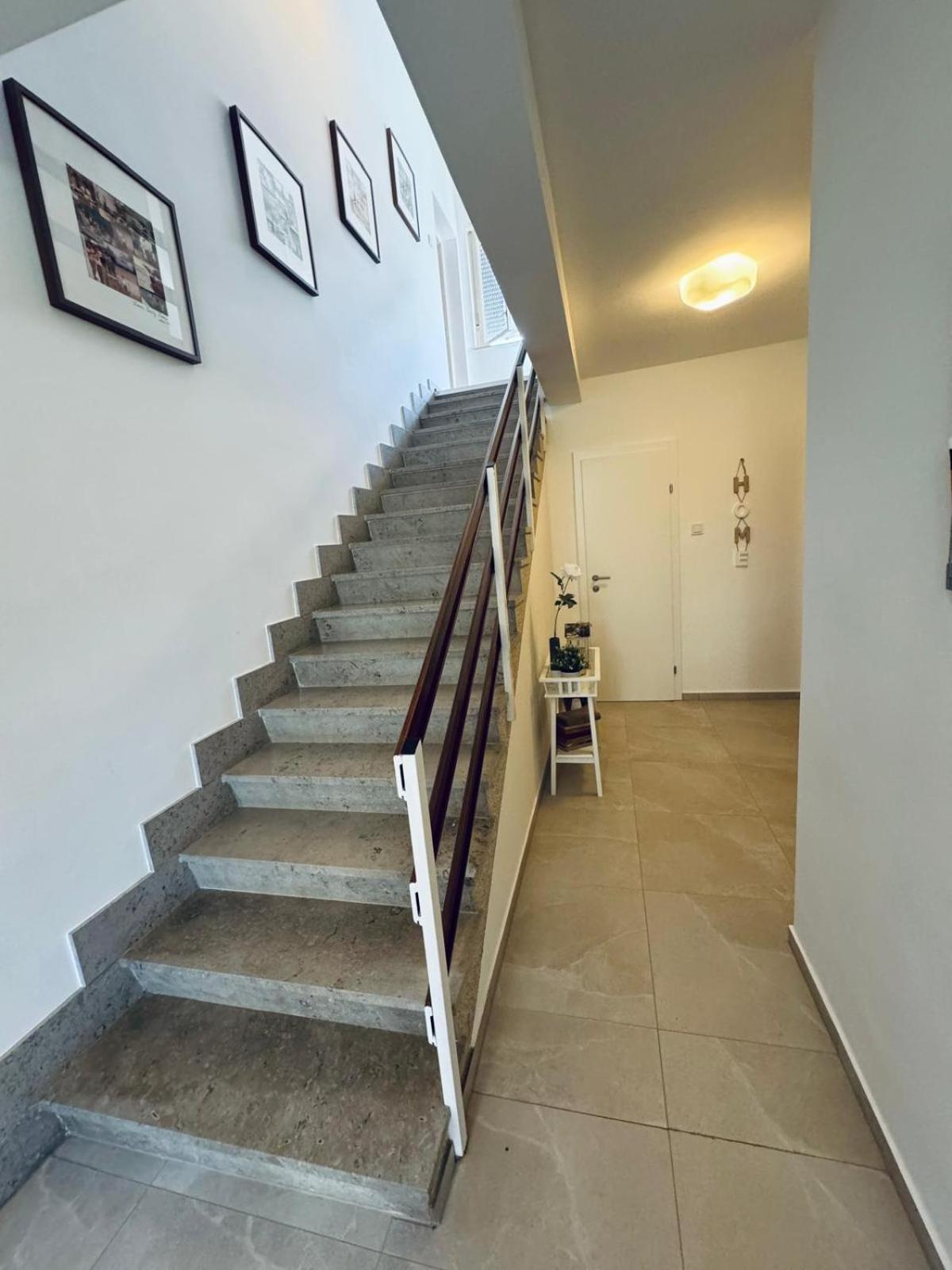 Kosovic Family House Hotel Медулин Екстериор снимка